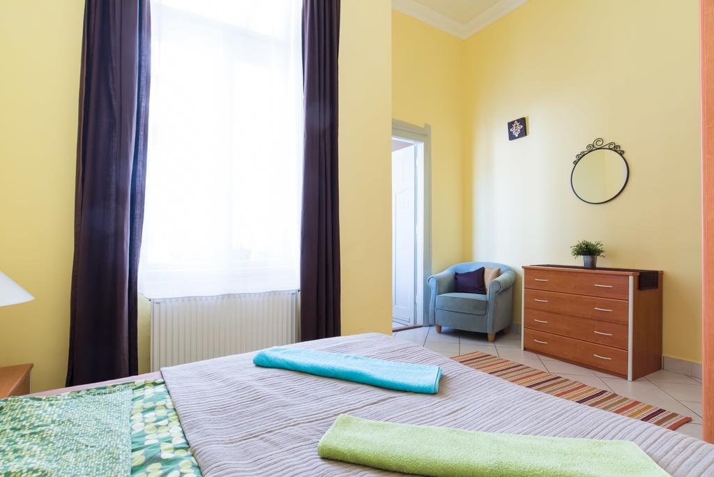 Downtown Oasis Hostel Budapest Exterior photo