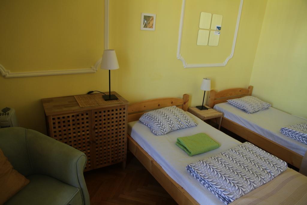 Downtown Oasis Hostel Budapest Exterior photo