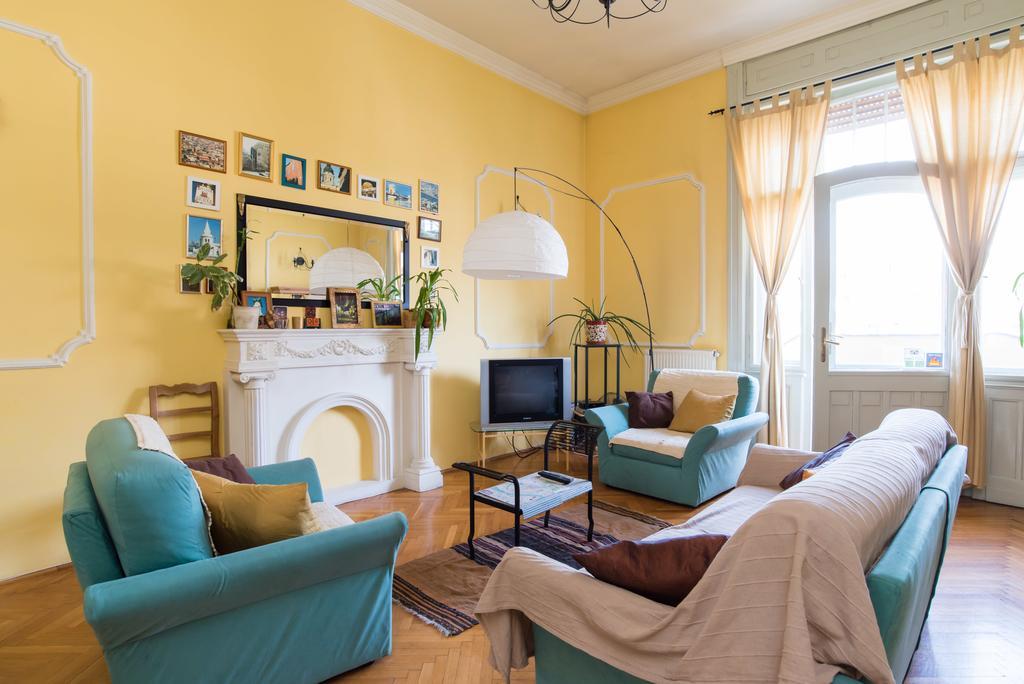 Downtown Oasis Hostel Budapest Exterior photo