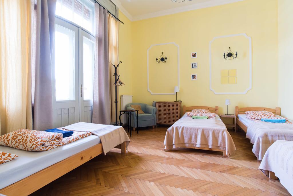 Downtown Oasis Hostel Budapest Exterior photo
