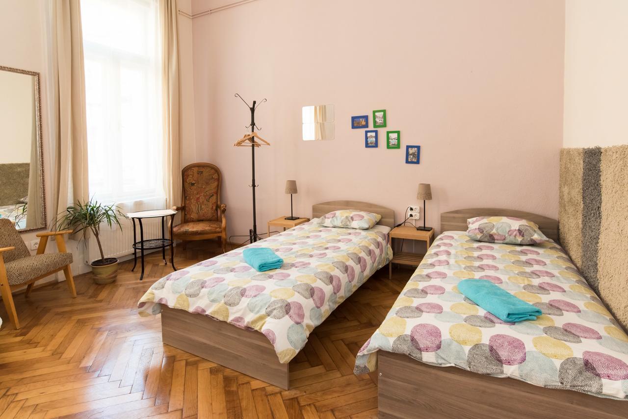 Downtown Oasis Hostel Budapest Exterior photo